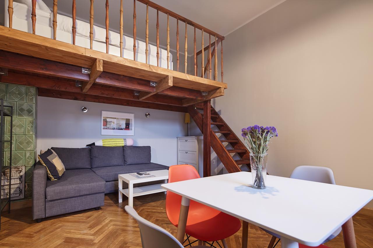 Playhouse Apartment *
